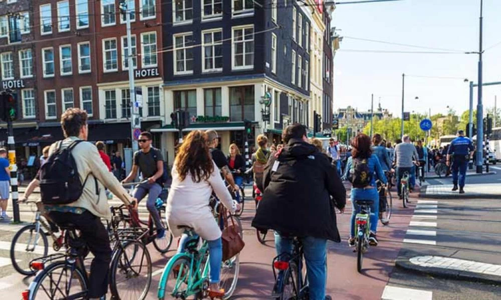 Ολλανδία: Το πρωτοφανές μέτρο κατά του κορονοϊού στα σχολεία αγγίζει τα όρια της τρέλας